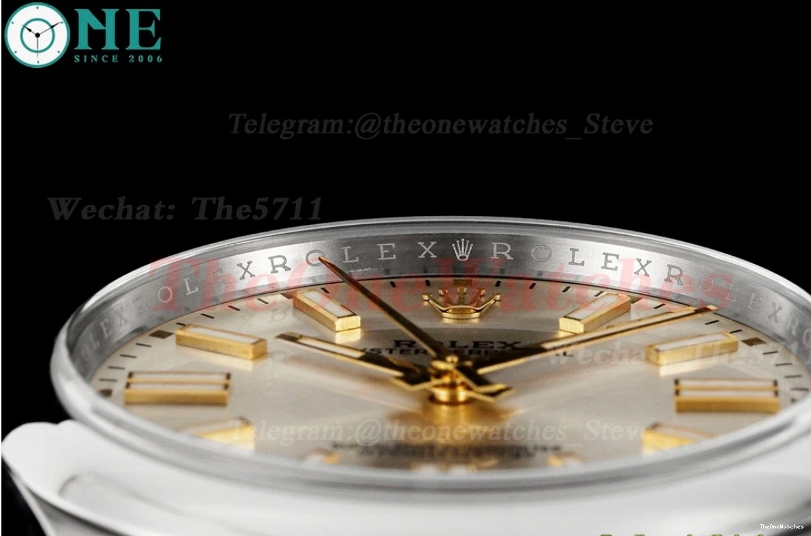 SS Oyster Clean 41mm Silver 124300 VR3230 SS Stk Perpetual 0510